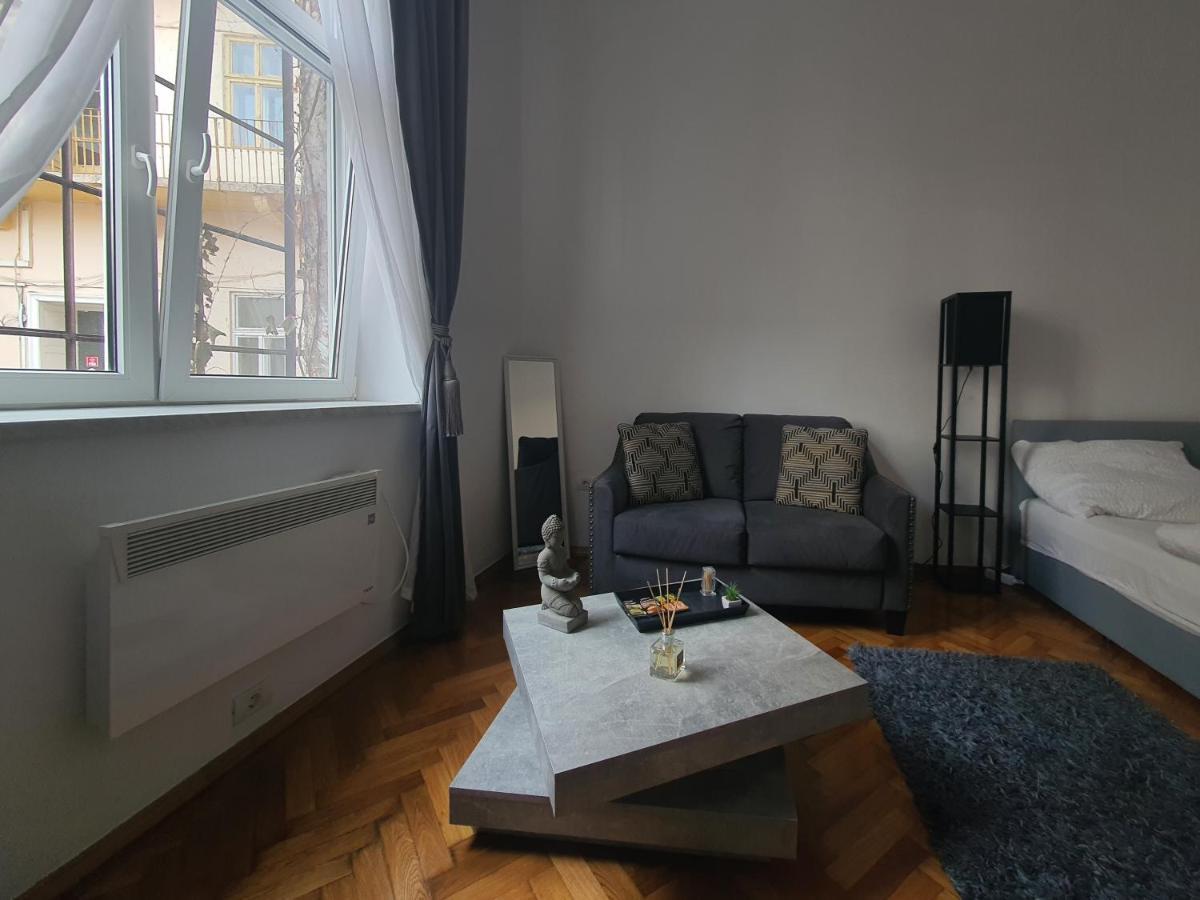 ☆ Bulevard Apartments ☆ Arad Kültér fotó